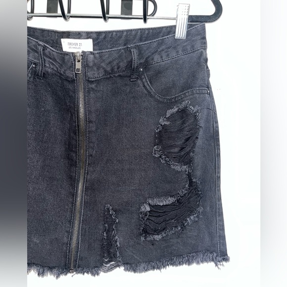 Forever 21 Distressed Black Denim Skirt with Zipper Closure Front — 29 - Picture 2 of 8